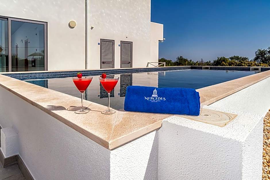 Mercedes Country House