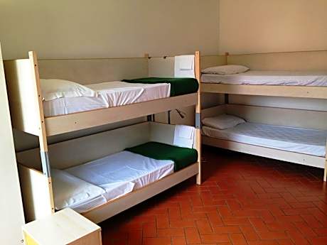 Bed in 6-Bed Mixed Dormitory Room