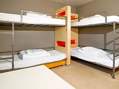 Quadruple Room with Private Bathroom
