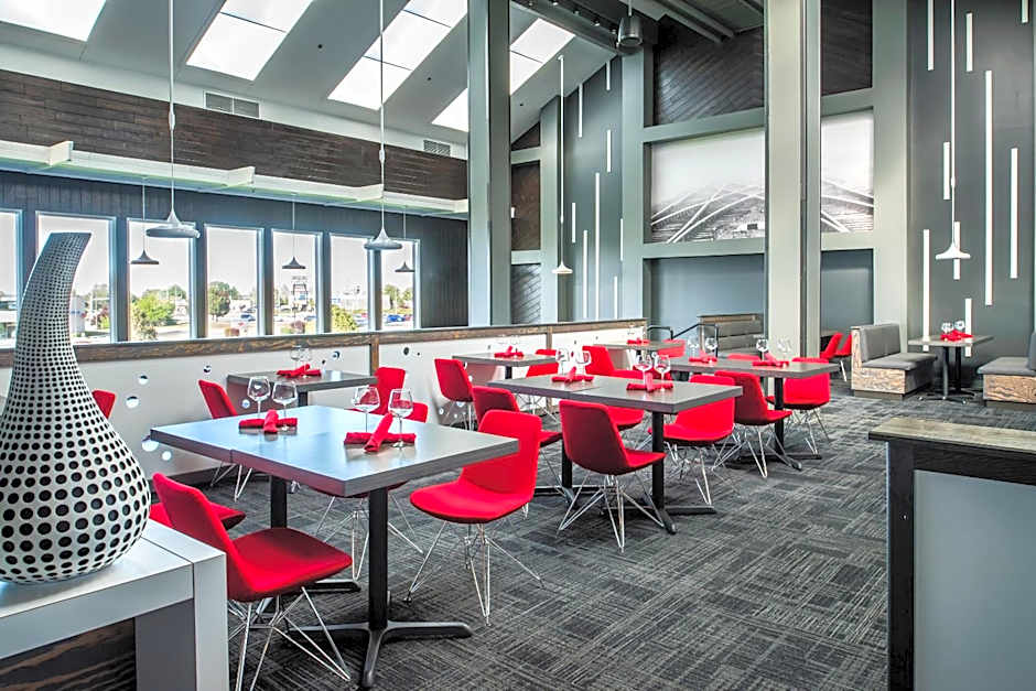 Red Lion Hotel Columbia Center