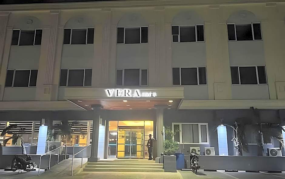 Townhouse Oak Vera Hotel Near Clark International Airport