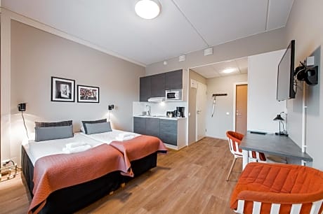Studio (2 Adults)