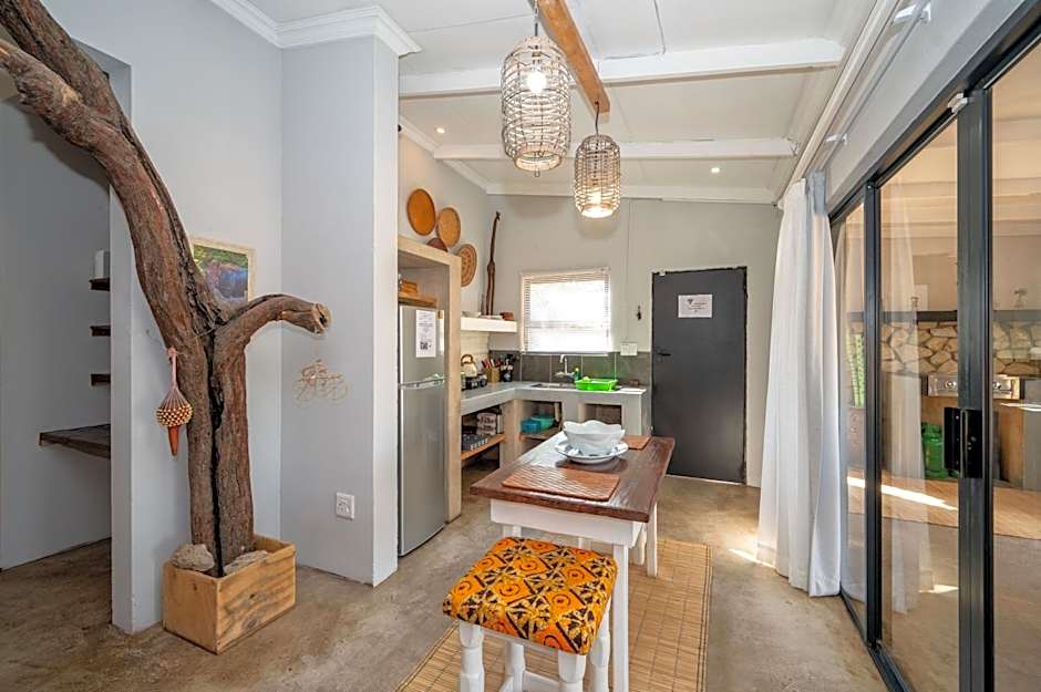 Foxy Crocodile Bush Lodge & Kruger Safari's - No Loadshedding