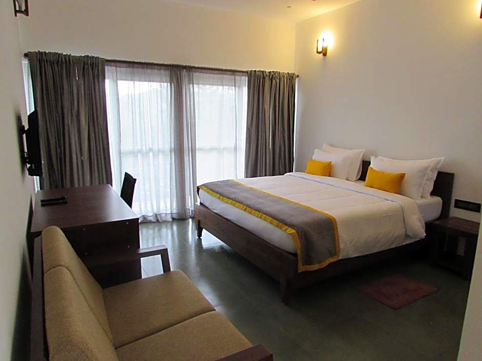 Photo 1 of 8 of Deluxe 1 King Bed