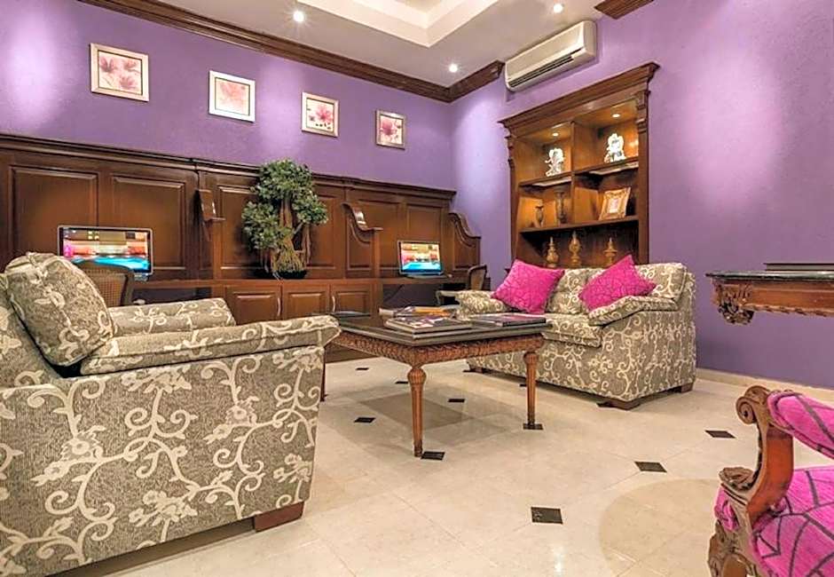 Hotel Plaza Colonial