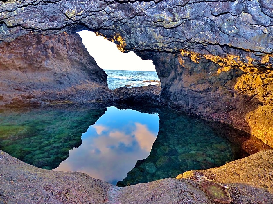 Apartamentos Frontera