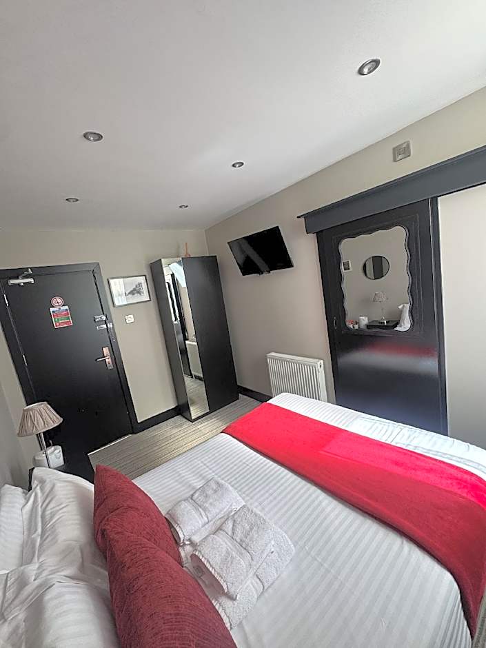 Sinclair's Bar, Lounge & Rooms