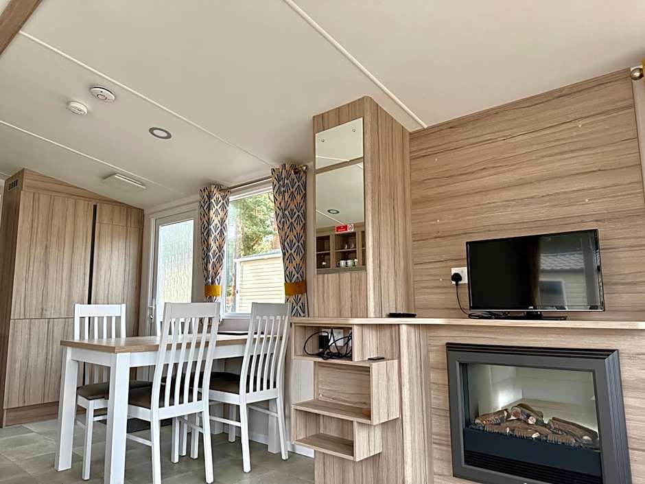 The Salmon Van - Beautiful, luxury static caravan