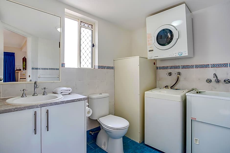 Paradise Isles Apartments