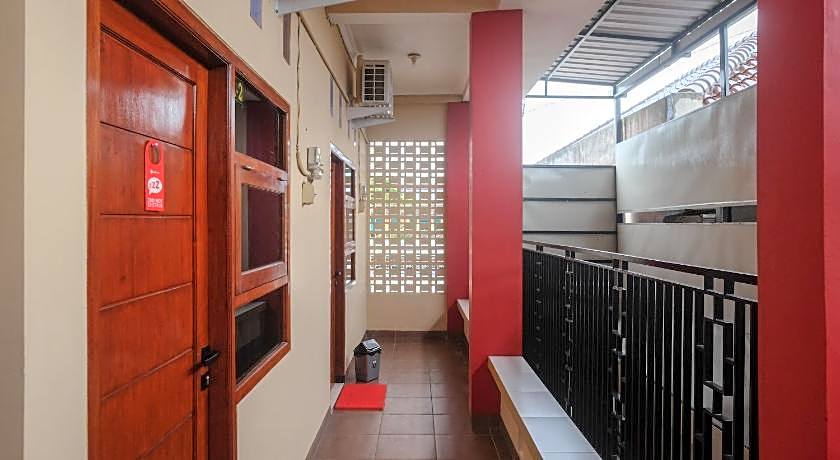 RedDoorz Syariah near Perempatan Kartasura