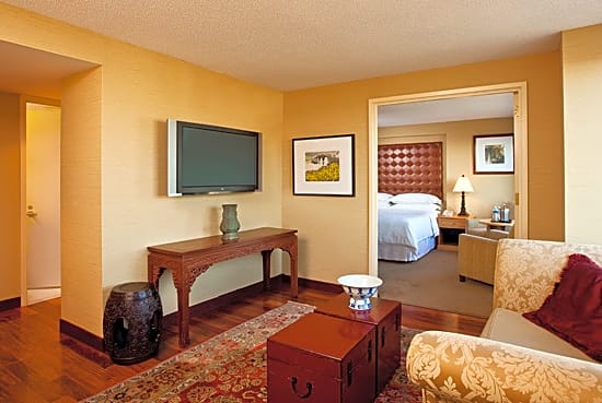 Sheraton LaGuardia East Hotel