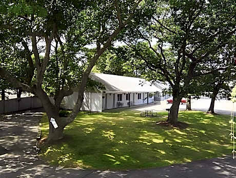 Skaket Beach Motel