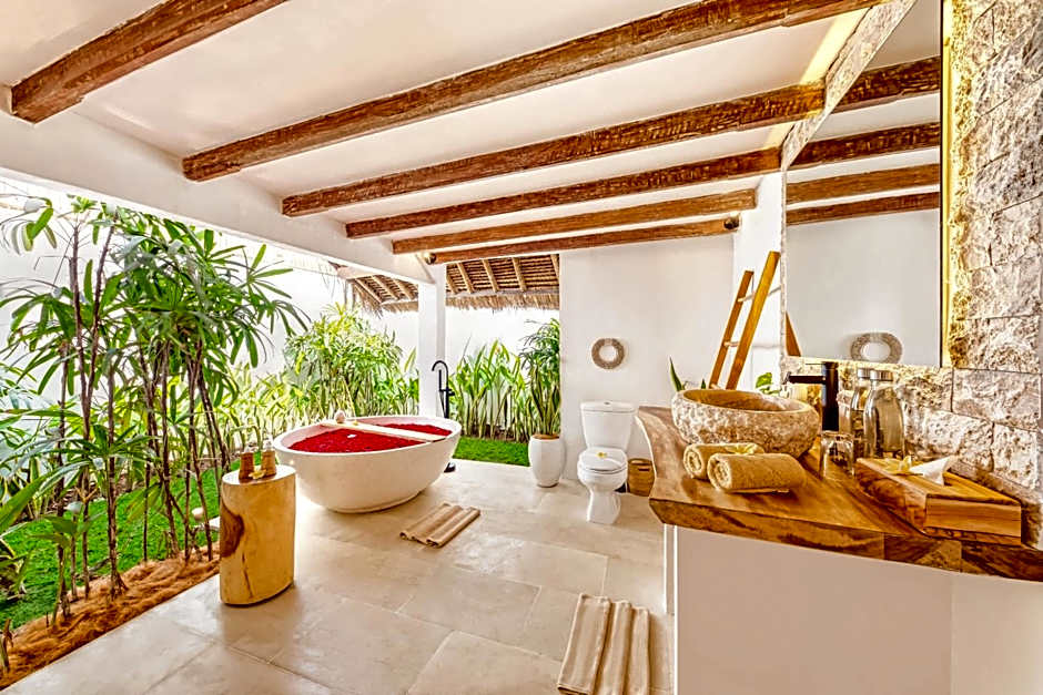 Villa Indigo - 5-BDR with huge pool and garden