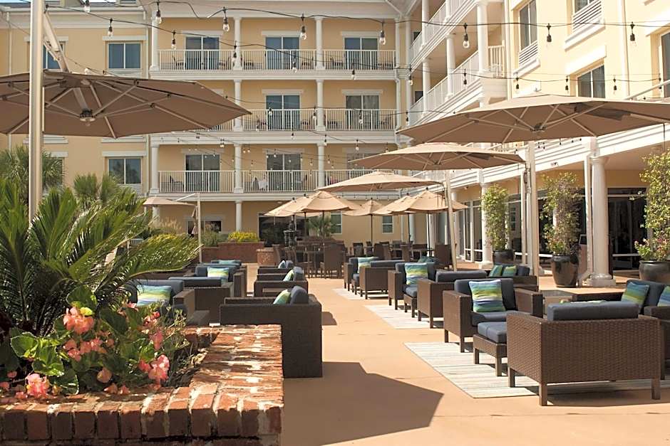 Courtyard by Marriott Charleston Waterfront
