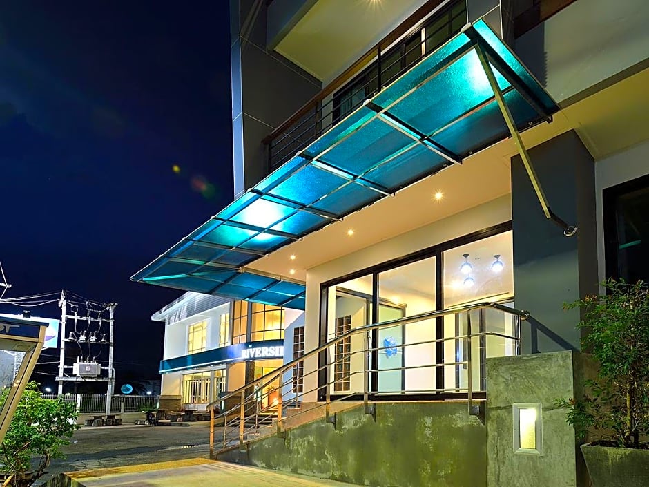 Riverside Hotel (SHA Plus)