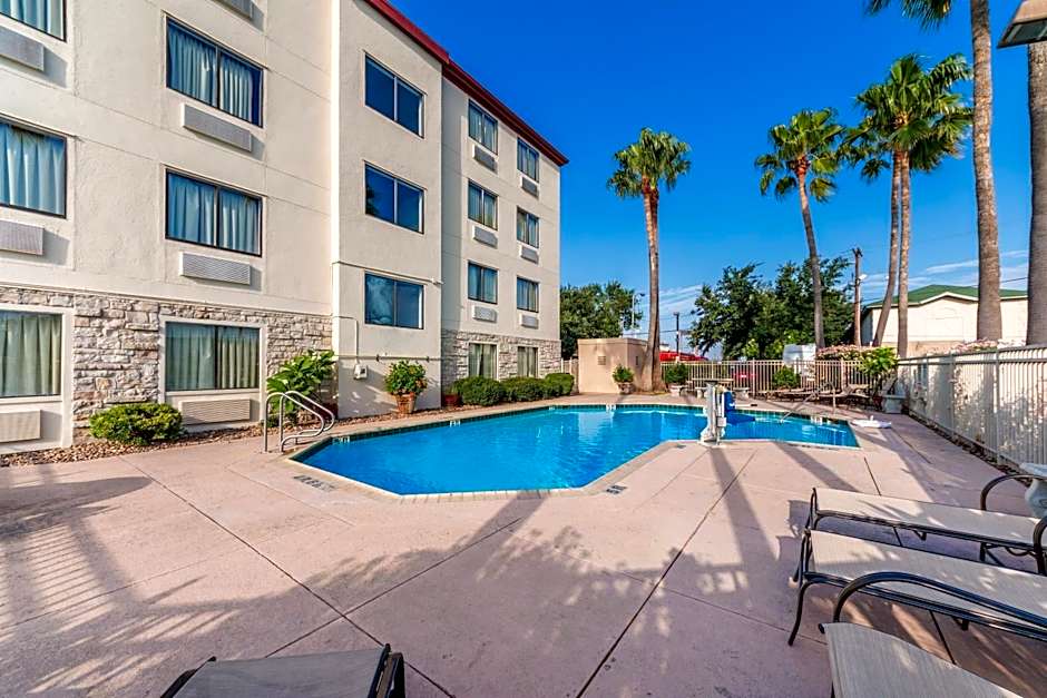 Red Roof Inn - Laredo