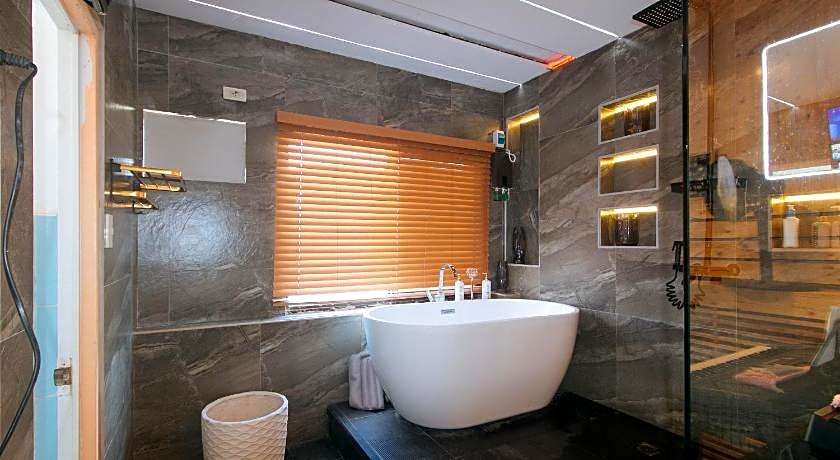 Movietelle by RedDoorz – City of Lapu-Lapu, IL