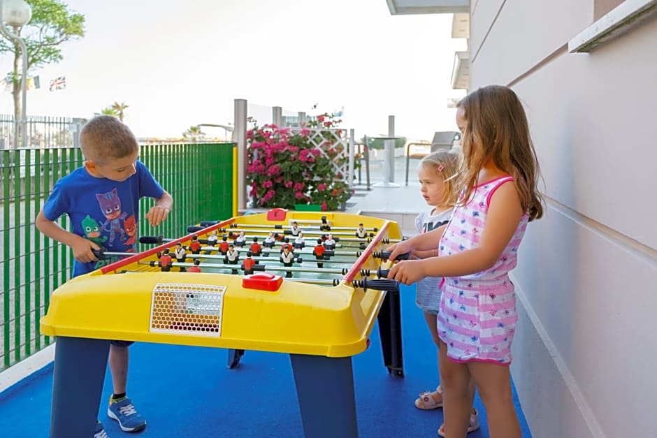 Hotel Holiday Beach