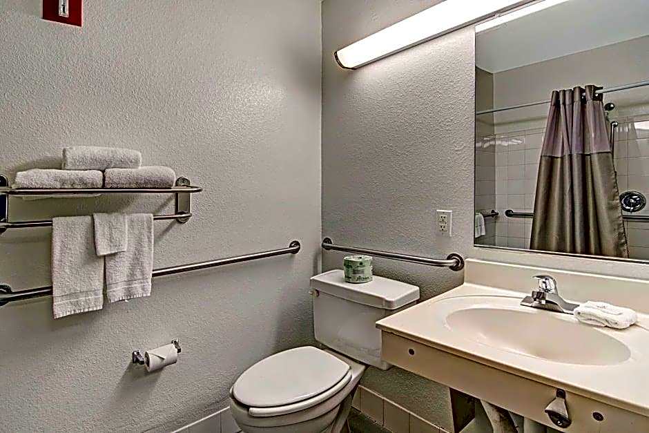 Studio 6-Arlington, TX - South - Dallas