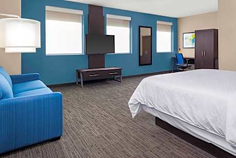 Standard King Room with Mobility Accessible Roll-In Shower