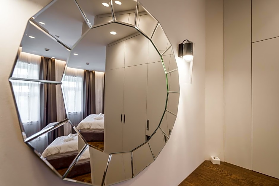 Budapest Eye- Boutique Suites, by BQA