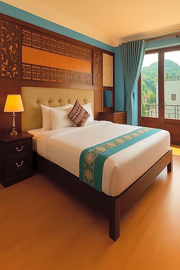 Photo 1 of 8 of Quadruple Room with Mountain View