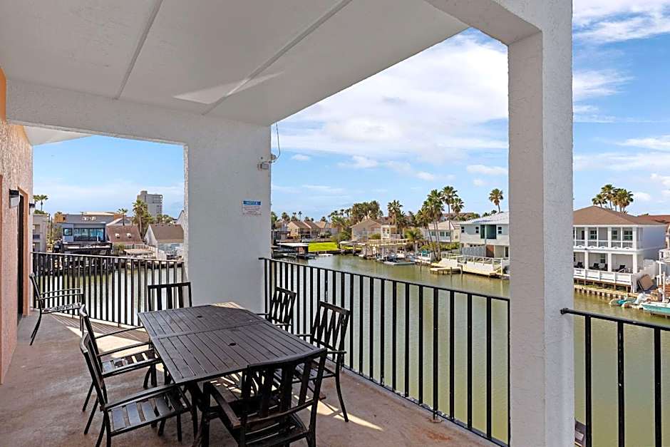 WindWater Hotel and Marina