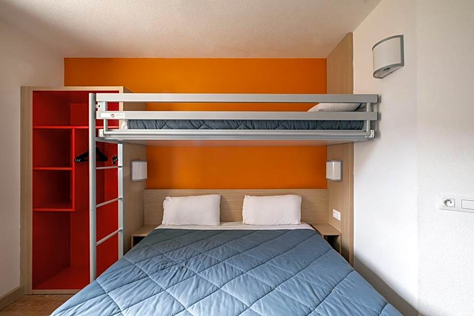 Première Classe Roissy - Aéroport CDG - Le Mesnil-Amelot