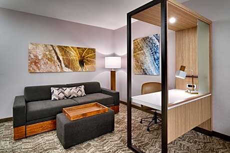 King Suite with Trundle Bed