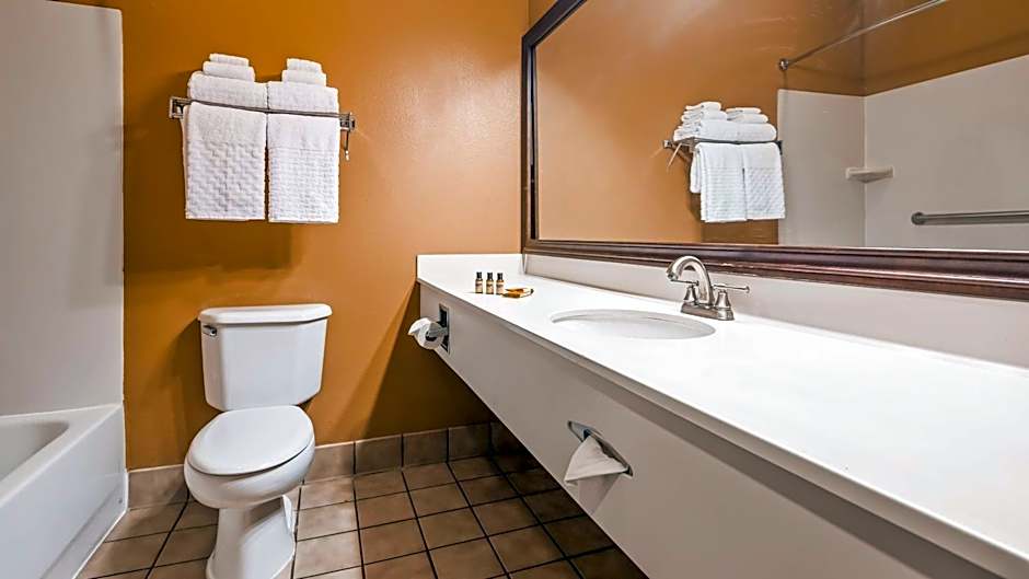 Best Western Plus Brandywine Inn & Suites