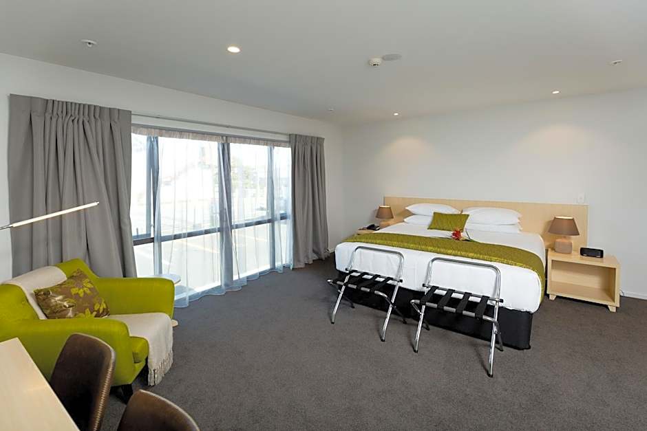 2 on Whiteleigh and 239 on Lincoln Motel