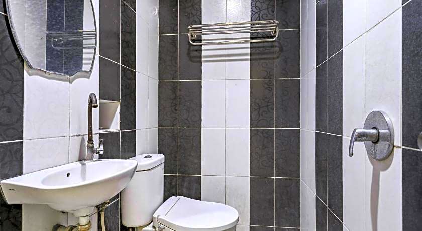 Collection O 93163 Hotel Grand Kartika