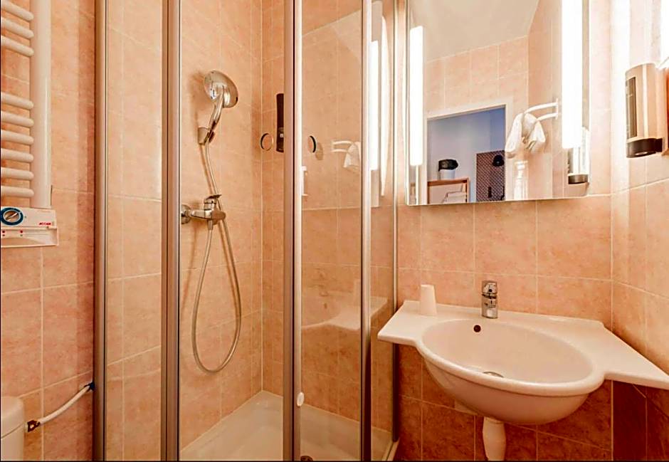 B&B HOTEL Strasbourg Aeroport