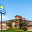 Days Inn & Suites by Wyndham Wichita