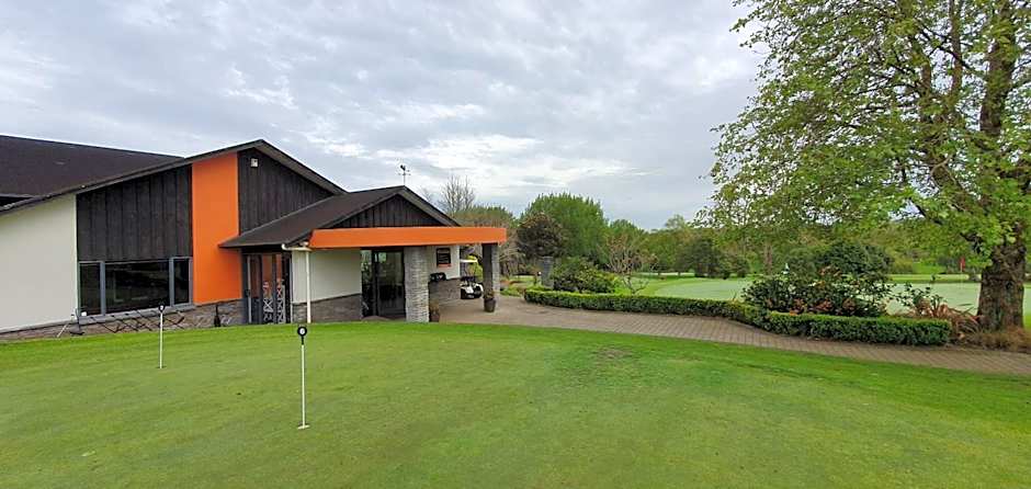 Maxwell's Golf Retreat