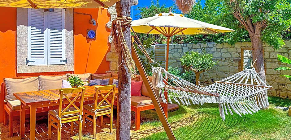 Banana Alaçatı Food & Stay - Adults Only