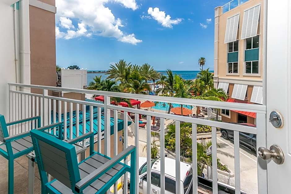 Winter the Dolphin's Beach Club, Ascend Hotel Collection