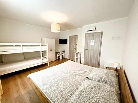 HOP HOUSE Garni Hotel