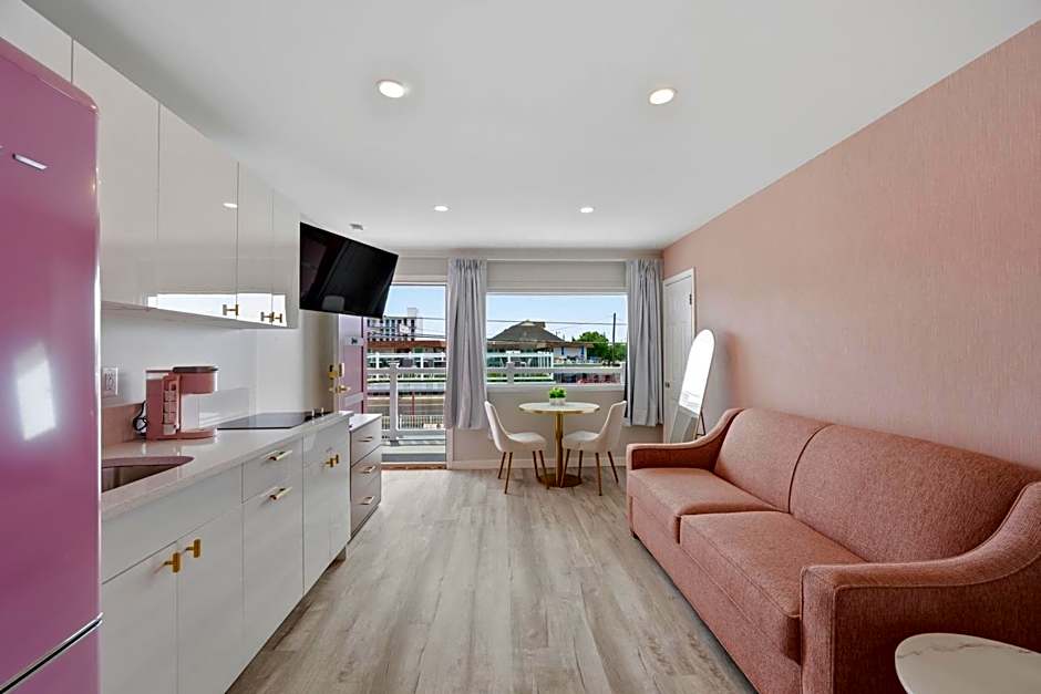 Pink Champagne Boutique Motel