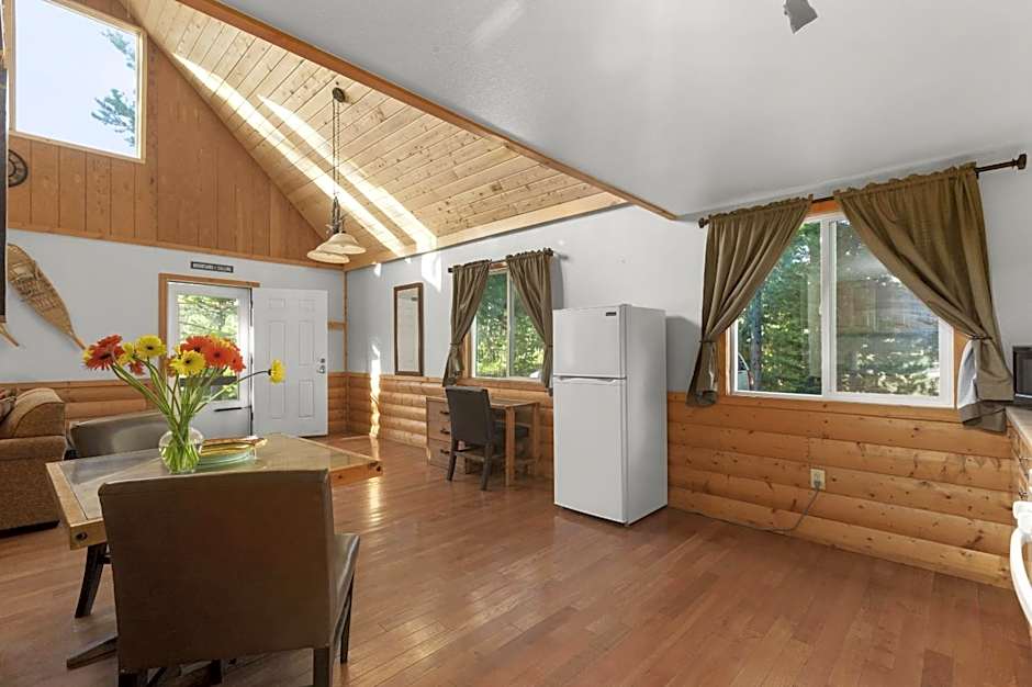 Summit Mountain Lodge and Steakhouse