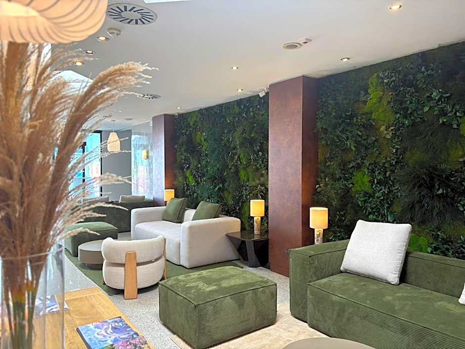 Hotel Junior by OasiGroup Hotels