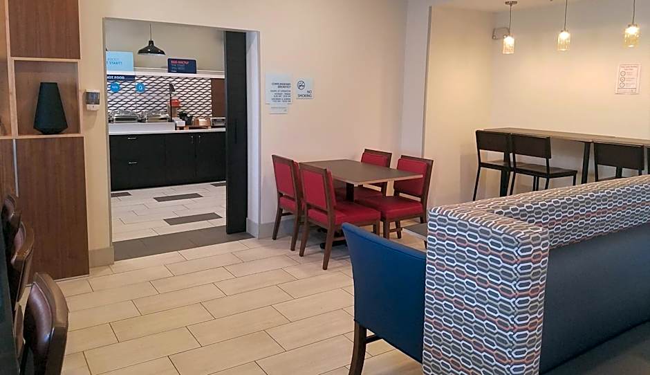 Holiday Inn Express Irwin-PA Turnpike Exit 67 By IHG