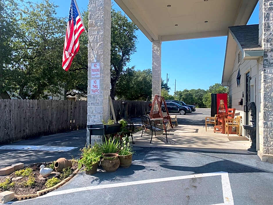 Cedar Creek Inn