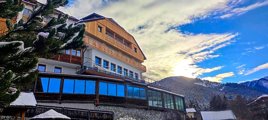 Hotel Post - OlangCard included