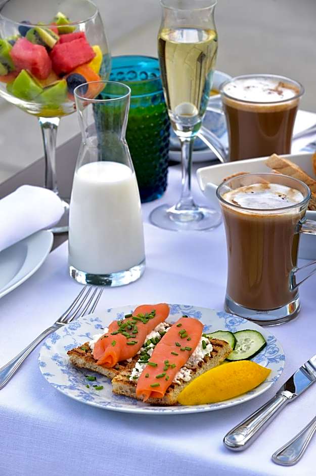 Pousada Convento de Arraiolos - Historic Hotel