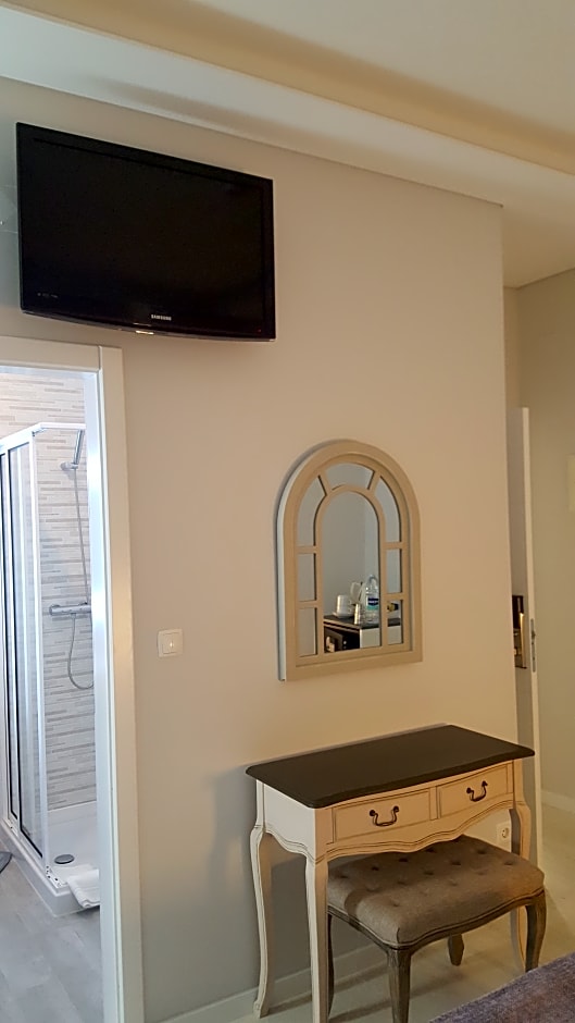 Grande Pensao Residencial Alcobia