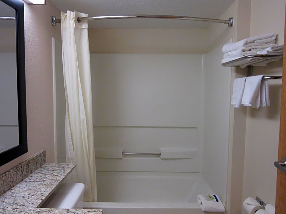 Travelodge by Wyndham Arlington/Dallas Area