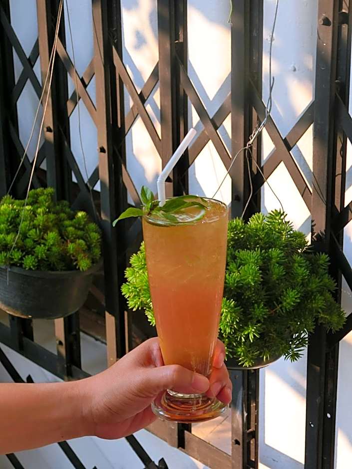 Bloom Boutique Hotel & Cafe