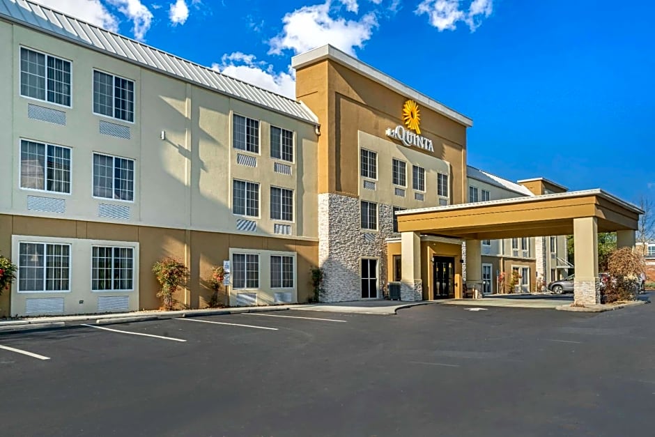 La Quinta Inn & Suites by Wyndham Knoxville North I-75