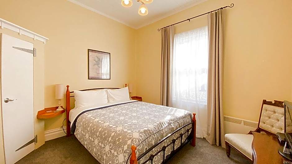 Tongariro Crossing Lodge